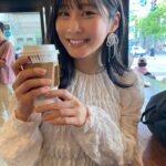 Rin Takahashi Instagram – 母と万代のスターバックスに行った時☕️
10代で新潟出ちゃったからしばらく新潟滞在して居酒屋とか食べ物屋さんとかカフェとかたくさん探索したいなぁ🥹✨
#新潟 #万代