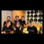 Rina Ikoma Instagram - ✴︎ 秋田テレビ開局55周年記念番組⁣ ふるさとCheers' ⁣ ⁣ こちらのお店にも行って参りました🐔⁣ ⁣ ソリレスさん！⁣ 秋田の地鶏⁣ 比内地鶏を使った焼鳥屋さんです。⁣ ⁣ あまりにも美味しくて。。⁣ 語彙力失うとはまさにこの事。。✨⁣ ⁣ 生駒自身比内地鶏はきりたんぽやだまこ鍋で主につゆで味わっていたので、⁣ お肉を頂くのは初めてレベルでした！⁣ ⁣ 秋田に来た際は、是非食べに行ってけれな〜！！⁣ （肝心の焼鳥は、写真撮るタイミングなかったやー😭） ⁣ ⁣ ⁣ ⁣ ⁣ ⁣ #ふるさとCheers' ⁣ #秋田県⁣ #秋田市⁣ #由利本荘市⁣ #ソリレス⁣ #比内地鶏⁣ #比内地鶏焼鳥⁣ #比内地鶏親子丼⁣ #AKT⁣ #秋田テレビ⁣ #鈴木絢音⁣ #生駒ちゃん⁣