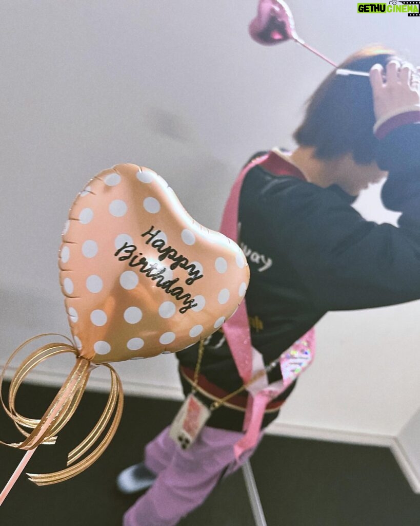 Rina Kawaei Instagram - Happy birth day🎂 今日は、ふうちゃんの誕生日♡ そして今日で一緒に舞台に立つのが最後でした。 嘘でしょ🫠寂しいよ〜🫠 面白くて優しくて面白くて面白い 大大大好きな姉さん いつも笑わせてくれてありがとう！ 素敵な1年になりますように☺︎