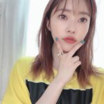 Rino Sashihara Instagram - 私服。驚きの黄色。 カラコンはストロベリークォーツ。 #指輪 #もしかして #みたいな顔されるけど #こんなゴツい指輪くれるやつ100パーやばい #普通シンプルなリング #これは彼女にあげるにはゴツすぎる #バッグはいただきもの #おさがりだけどほぼ新品 #人からシャネルもらいすぎ #持つべきものはお金持ちの知人 #カラコンはストロベリークォーツ #結局言いたいのはそれ #大宣伝