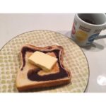 Rino Sashihara Instagram - #あん食のある生活 バターはグラスフェッドバターなのでたくさんのせていいよと神様が言ってました😡 あんことバターが巡り会った奇跡に感謝😡