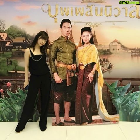 Rino Sashihara Instagram - タイに来ました。﻿ ﻿ ﻿ #インスタ映え﻿ #タイのオシャレ壁﻿ #タイ壁﻿ #アゲ﻿ #บุพเพสันนิวาส﻿ #国民的ドラマらしい﻿ #アゲ﻿ #福士蒼汰さんと広瀬すずちゃん的な感じかしら﻿ #アゲ