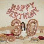 Rino Sashihara Instagram - 30歳になりました〜！ ※イケイケ恋人に祝ってもらってるみたいな写真ですけど、撮影で撮っていただいた写真です