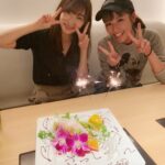 Rino Sashihara Instagram - 若槻さんと食事！ 早めのお誕生日祝いもしてもらいました✨すっごくかっこいいプレゼントもいただいたの😢 早く着たい ごちそうさまでした！ #優しい先輩 #気遣いの神 #しかし #喋る内容 #ほぼゴシップ #低俗 #サゲ #いい感じに言えば #ゴシップガール #アゲ #本当にいい人