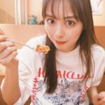 Rio Uchida Instagram - マネージャーと2日連続サイゼでご飯😂 大好きすぎて撮影の空きあればファミレス来てる。 Tシャツは　@hen_ai.club さて、今夜はダブルチート第5話の放送です。 いろんな過去が明らかになる回。 TVerでも見逃し配信中ですので是非ご覧ください💕