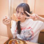 Rio Uchida Instagram - マネージャーと2日連続サイゼでご飯😂 大好きすぎて撮影の空きあればファミレス来てる。 Tシャツは　@hen_ai.club さて、今夜はダブルチート第5話の放送です。 いろんな過去が明らかになる回。 TVerでも見逃し配信中ですので是非ご覧ください💕