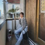 Rio Uchida Instagram - 少し前に一分咲きの桜を見に行った時の🌸 今ちょうど満開かな？ outer: @clane_official T-shirt: @uniqlo_jp denim: @clane_official bag: @therow boots: @maisonmargiela