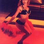 Rita Guedes Instagram - “ Eu te amo, Você é perfeita , Agora muda” . Um musical off Broadway , de Joe Dipietro , dirigido pelo @wolfmaya . Com @sidneymagaloficial @eualoisiodeabreu @sylviamassari Uma curiosidade? Um dia entrei para cantar o tango e esqueci por completo a letra , a banda que estava ao vivo começou a tocar e improvisei toda a letra…. Tudo pra o show continuar :) #tbt “I love you, You are perfect, Now change”. An off Broadway musical, by Joe Dipietro, directed by @wolfmaya. We all sang various songs, both solo and together. One day I went on stage to sing the tango song and I completely forgot the lyrics, the live band started playing and I improvised all the lyrics…. In the end everything always works out, the important thing is for the show to go on #tbt #ritaguedes #teatromusical #teatro #artist #artista