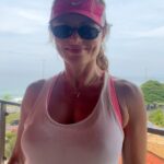 Rita Guedes Instagram - Alongamento pra começar o dia ☀️