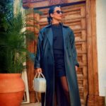 Rita Pereira Instagram - Ainda preciso de ver muito vídeo de moda e lifestyle para me safar nisto mas, prometo voltar a mostrar o outfit of the day. Talvez de uma forma mais simples 😂😂😂 Algum movimento ou atitude que me tenha escapado e queiram sugerir?! ☺️ Ootd: Conjunto @atelierfusion Casaco @atelierfusion Óculos @if_comunicacao