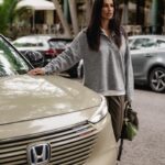 Rita Pereira Instagram - Vim umas horas a Portugal e uma das coisas que tinha saudades era de conduzir o meu @honda.pt . Além de confortável, seguro e espaçoso, é muito bonito, não acham?! Oh para ele todo moderno 😊👌🏾 #honda #hondaportugal #embaixadoraHonda #ThePowerOfDreams #hondahrv #collab