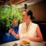 Rita Pereira Instagram - Dinner at The Blue Room @toranomonedition 💙 #theblueroom #theblueroomrestaurant #editionhotels #toranomonedition #tokyoeditiontoranomon #tokyo #japan