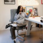 Rita Pereira Instagram - Fui fazer uma visita à minha agência @notable.pt e vejam só o que eles estavam a lanchar 🥜 a deliciosa manteiga de amendoim da @prozis Não resisti 😜 Aproveitem a CyberMonday, descontos até 80% em toda a loja com o cupão RITAPEREIRA o cupão CMONDAY no checkout das encomendas!!! #prozis #pub #manteigadeamendoim