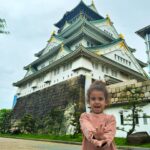 Rita Pereira Instagram - Diz-me onde estás sem me dizeres onde estás. 🐶👘🏯🥷🧺🚅🗼 #osaka #japan #osakacastle #bullettrain #backtotokyo