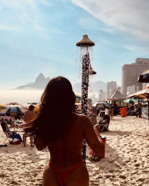 Rita Pereira Instagram - Domingo de Ipanema 💦 
📸 @sergiorbaia