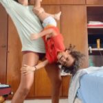 Rita Pereira Instagram - Bom dia Portugal 🇵🇹 Bom djiááá Brasiuuu 🇧🇷 Bom dia mundôôõ 🌍 “Dançar cura tristeza, melhora o humor, aquece o corpo e apaga qualquer dor” 🤎 #dance #viral #dancelove #love #momandson #babyboy #loveofmylife #goodvibes #riodejaneiro #brasil #portugal #frança #amor