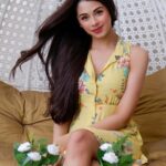 Ritika Badiani Instagram - 💛