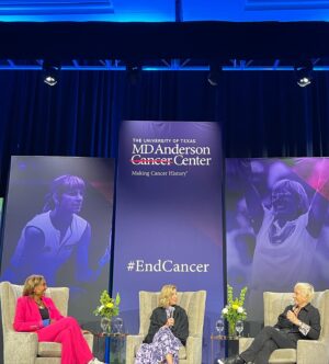 Robin Roberts Instagram - Last night it was such an honor to moderate conversation with THE @chrissieevert and THE @martinanavratilova. Recognized by @mdandersoncancercenter as Living Legends. They truly are for their legendary accomplishments on the tennis court and their enduring friendship off the court. Two champions in every sense, especially as cancer Thrivers! 💕
#makecancerhistory 🙌🏽❤️