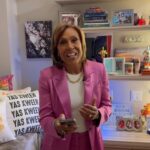 Robin Roberts Instagram - Good morning! Glam Fam and I are back and rarin’ to go again with a bit of #mondaymotivation #cmon 😘