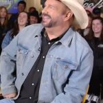 Robin Roberts Instagram - Collard greens with wontons? 👀 We absolutely need to try that, @garthbrooks! #garthbrooks #rapidfire