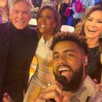 Robin Roberts Instagram - POV: you’re mid performance but want to take a selfie with @robinrobertsgma, @samchampion, and @rebeccajarvis ❤️