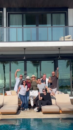 Robin Roberts Instagram - We’re not sad that it’s over, we’re happy that it happened. Until next time. #TravelSquad @lapalmeraiebahamas
