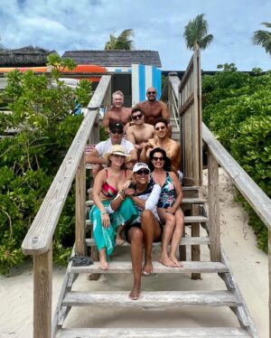 Robin Roberts Instagram - The tradition continues. The #TravelSquad is reunited and it feels so good. @lapalmeraiebahamas
