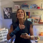 Robin Roberts Instagram - Good morning! Glam Fam & I delighted to share with you a lil #wednesdaywisdom #cmon 😘