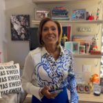 Robin Roberts Instagram - Good morning! Glam Fam & I here to share with you a bit of #wednesdaywisdom #cmon 😘