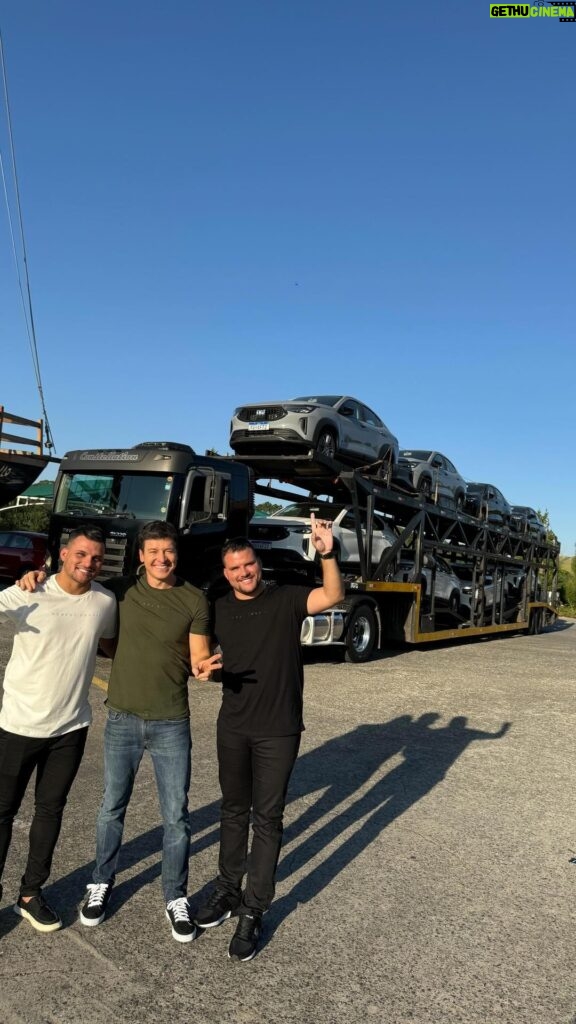 Rodrigo Faro Instagram - ALGUÉM AVISA AÍ O MUSCK QUE VAMOS TRAVA OS 🛰️ . JUSTAMOS OS MAIORES DO BRASIL PARA ACELERAR AINDA MAIS A SUA MUDANÇA DE VIDA ! . ⏰ SÁBADO ÀS 19:00 HORAS ! . 🚨AGUARDEM !!