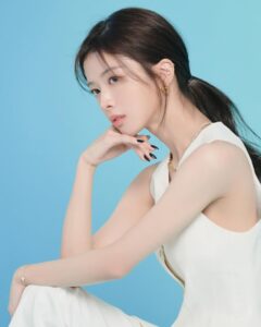 Roh Jeong-eui Instagram - 🌳📸🎀
