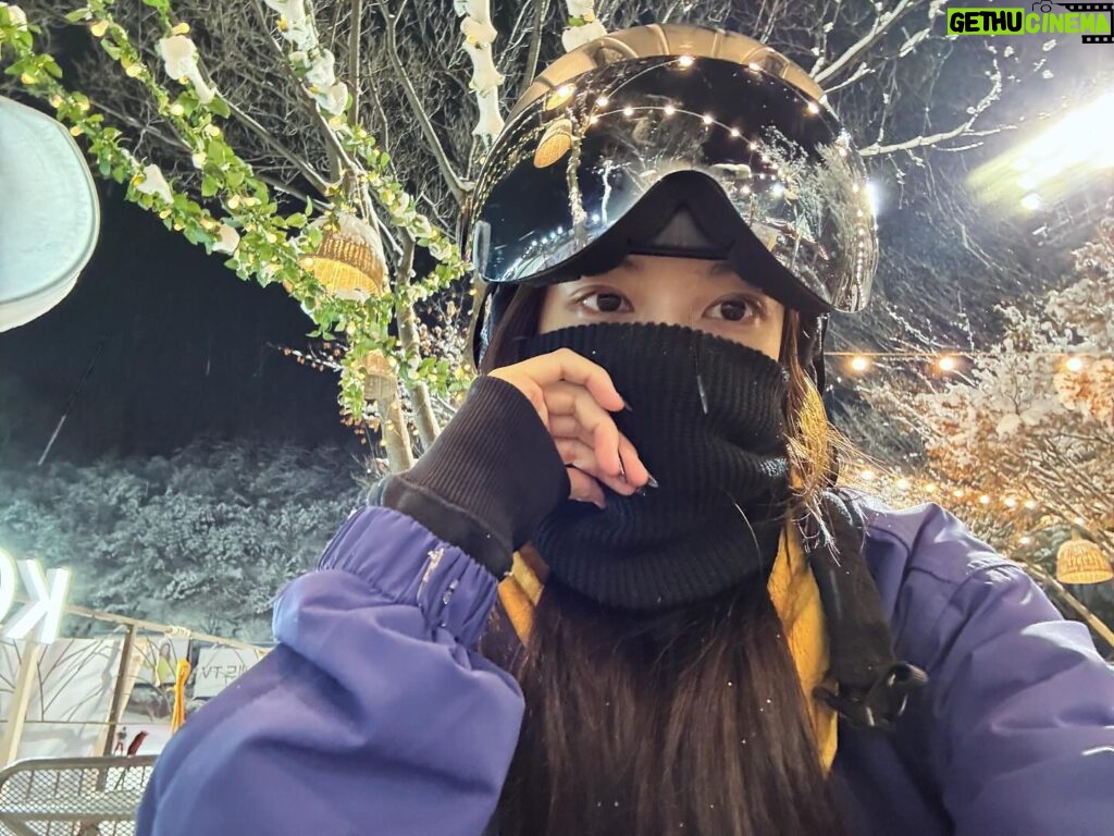 Roh Jeong-eui Instagram - 첫 보드 ! 🏂❄️🫧✨