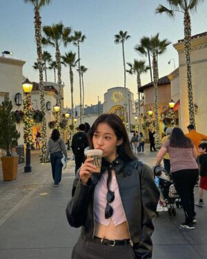 Roh Yoon-seo Instagram - LA 여행기 🌻🎠⛱️🎢✨