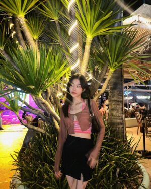 Roh Yoon-seo Instagram - 🦦🏝️💟