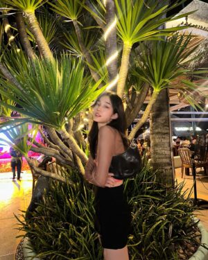 Roh Yoon-seo Instagram - 🦦🏝️💟