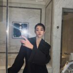 Roh Yoon-seo Instagram - ❤️‍🔥@balenciaga It’s such an honor to be here! Thank you @balenciaga @demnagram for this great opportunity🖤