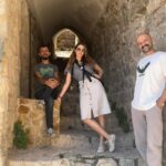 Rojda Demirer Instagram – Sanki zaman tünelinde başka bir dünyaya ışınlanmış gibiyiz 🫶dokusuna , tarihine ,medeniyetlerine hayran bırakan Mardin🫶 #mardin #doğuturnesi 🎭