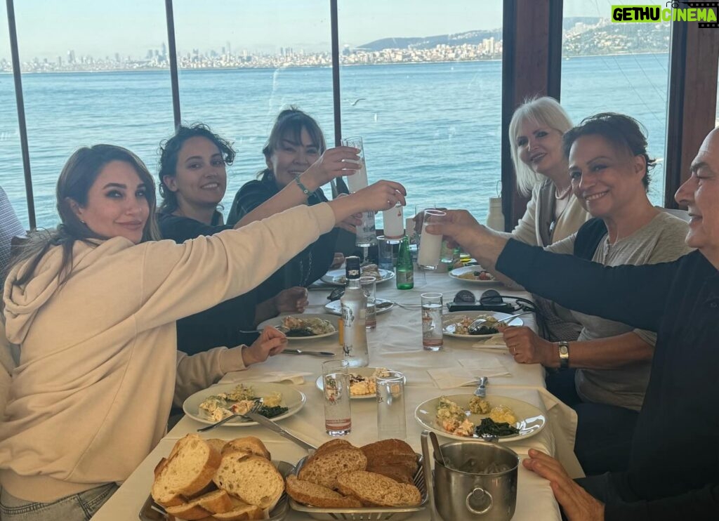 Rojda Demirer Instagram - Çok güzel bir günün ardından 🫶 Ada vapuru …