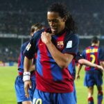 Ronaldinho Instagram - Vitória de virada no clássico!!! 4x1 com gol, assistência e muita bruxaria 🤙🏾 #SempreBarça 🔴🔵