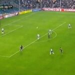 Ronaldinho Instagram - Vitória de virada no clássico!!! 4x1 com gol, assistência e muita bruxaria 🤙🏾 #SempreBarça 🔴🔵
