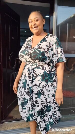 Ronke Oshodi Oke Instagram - Rocking @plussize_2020 Studio One Stretchy Dress 👗 

🙏🏽❤️