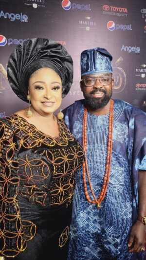 Ronke Oshodi Oke Instagram - Earlier today at the Premier of Anikulapo The Series, catch me on your screen on the Anikulapo Series 😃
Clothing @maffa_couture
Jewelry by @yeyeaje_aderonke_worldwide
Makeup by @pearlposhlooks 
#anikulaporiseofthespectre
#anikulapotheseries