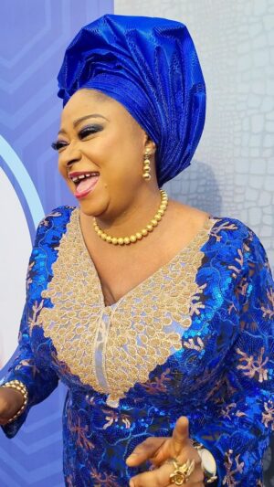 Ronke Oshodi Oke Instagram - Stepped out in style for a night of celebration! 🎉 

Tonight, we toasted to my amazing brother @kunleafod on his milestone 50th birthday. Half a century of love, laughter, and memories we’ve shared together. 

What do you think, fam? Is this a look or what? 

Jewelry: @oriadegold_jewelry

Makeup @fadebeauty_glam

🎥 @prizzymadeit 

🎶 Unleash / @poco_lee & @kizzdaniel 

Happy 50th, @kunleafod !🥂🎂 #KunleAfodAt50