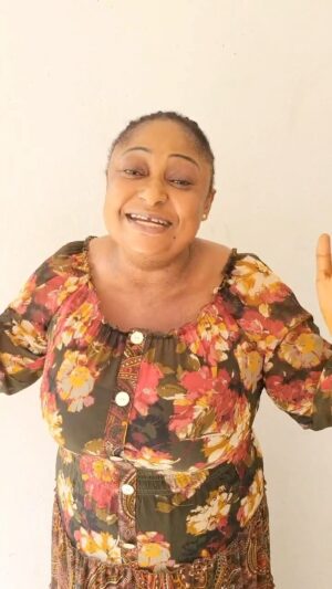 Ronke Oshodi Oke Instagram - Rate my voice, or you think I should go to a studio ?😀

Happy to talk to you about @feranmi_spiritual_empire today 🥂