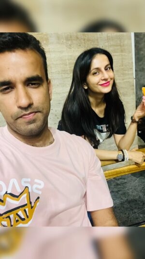 Roop Durgapal Instagram - Kis kis ne dekha hai balika vadhu ❤️😌
@roop_durgapal 💫
.
.
.
#chhotisiumar #balikavadhu #bliss #roop #sanchi #colors #singers #artists