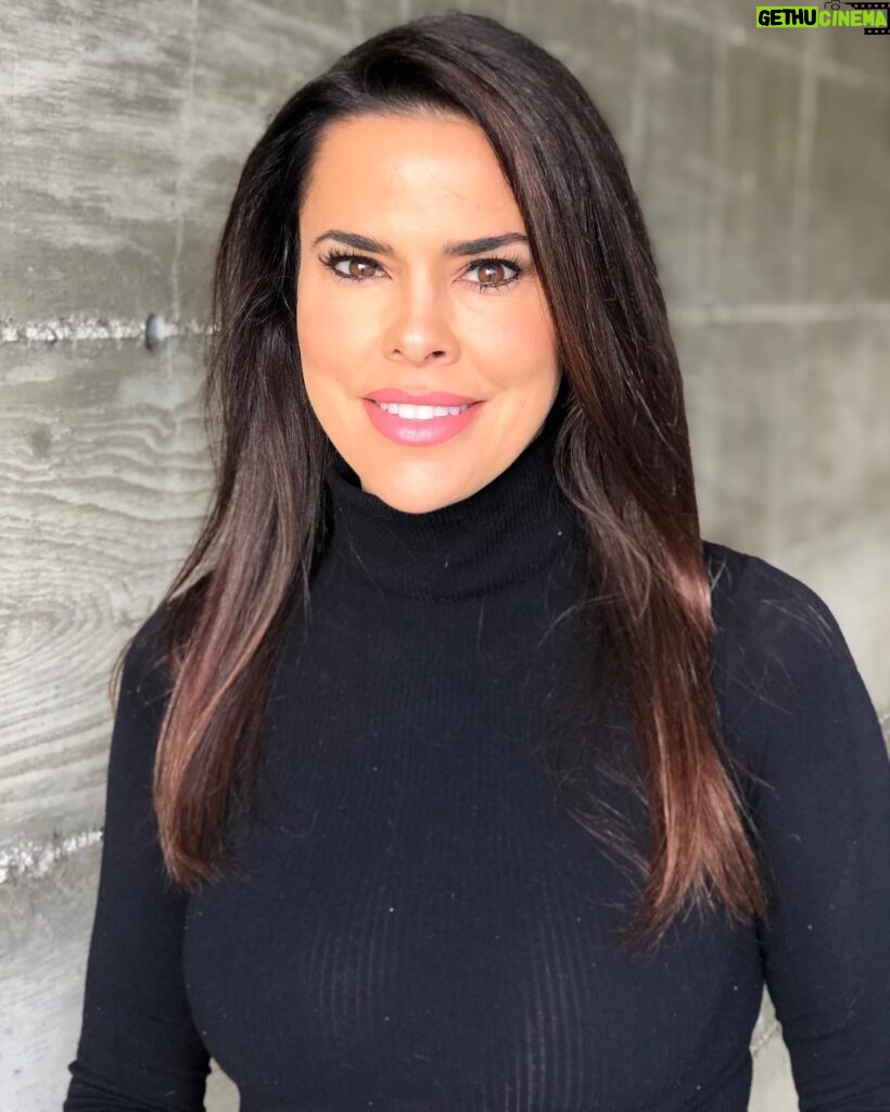 Rosa Blasi Instagram - Needed a ‘therapist associate’ picture for my double life... so I forced my kid to take this in a parking garage. Which says “let me help you” best? #resourceful #thanksportraitmode #actor/therapist/mom