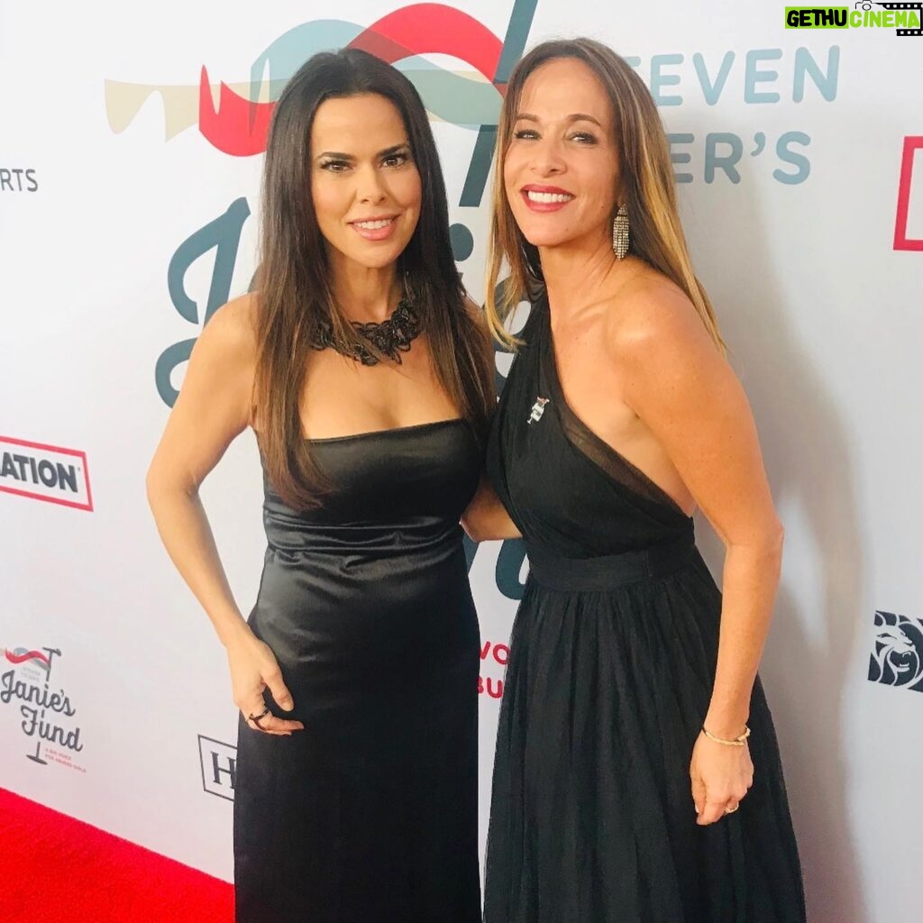 Rosa Blasi Instagram - Thank you @iamstevent for starting the organization @janiesfund - helping young girls who have been sexually abused and extremely neglected find hope. And to one of my best friends of 25 years...Americas case manager and advocate extraordinare @kristindattilo ~thank you for taking me on this meaningful date night ❤️ #weseeyou #wearealljanie #janiesgotafund #1in4