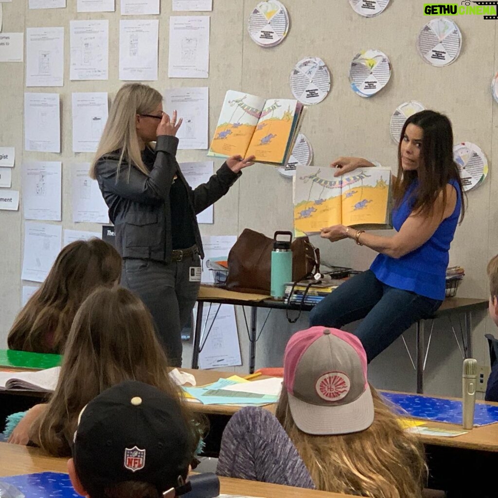 Rosa Blasi Instagram - “Oh the Places You’ll Go”...(like the hospital because I just exposed myself to elementary school kids during Coronavirus season?) 😷 Inappropriate jokes aside, honored to volunteer to read this morning for #readacrossamerica supporting literacy and the importance of books and reading 📚 📖 What’s your favorite book?