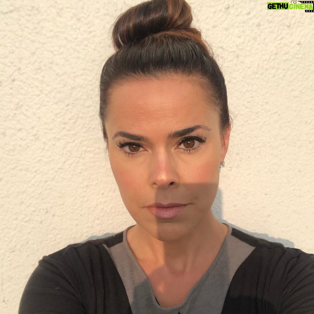 Rosa Blasi Instagram - Selfie karma: When you find ‘perfect lighting’ only to capture a sweet shadow mustache. #donttakeyourselfiesoserious #idiot