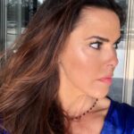 Rosa Blasi Instagram - “Ode to aggressive highlighting” @ctilburymakeup #strobing #distractfromcrowsfeetalley